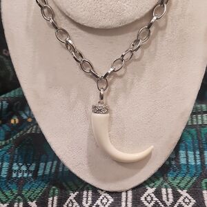 Silver Chain Necklace with Cream Pendant